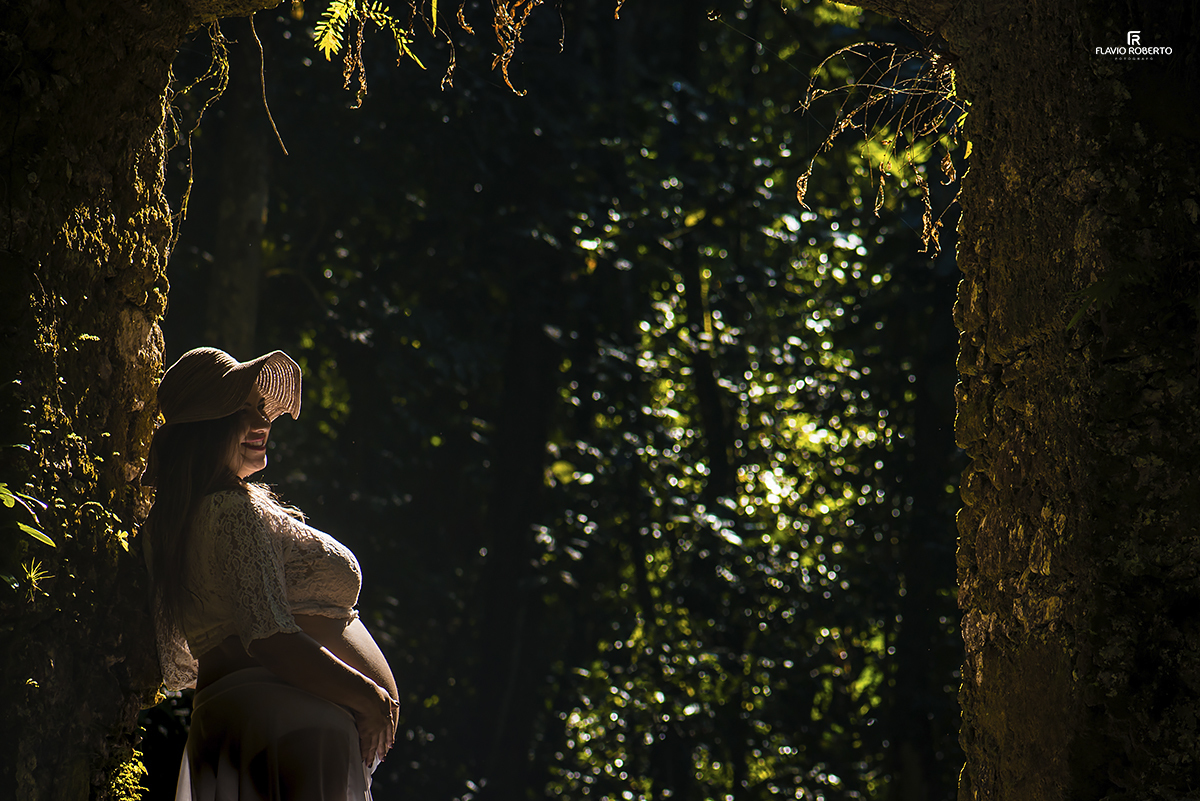 Ensaio Fotográfico de Gestante nas Ruínas de lagoinha em Ubatuba