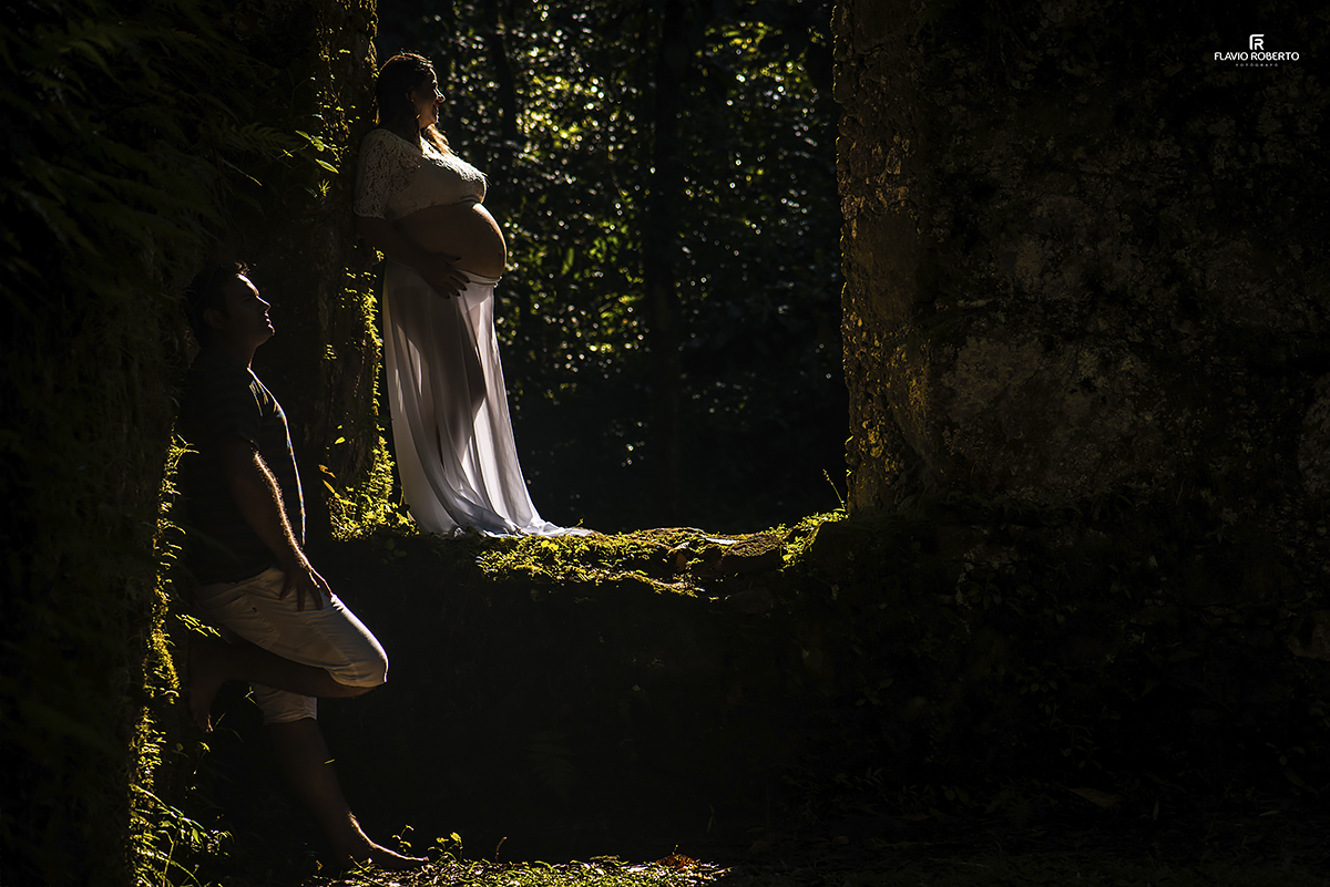 Ensaio Fotográfico de Gestante nas Ruínas de lagoinha em Ubatuba
