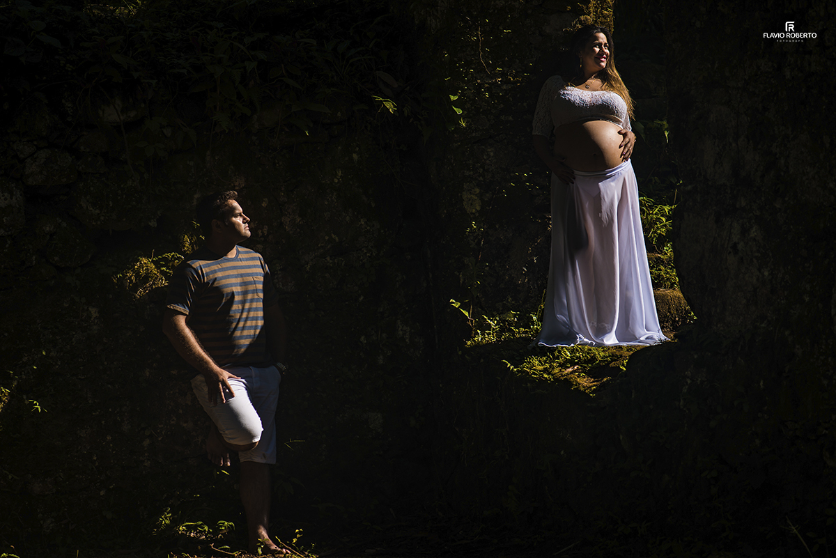 Ensaio Fotográfico de Gestante nas Ruínas de lagoinha em Ubatuba
