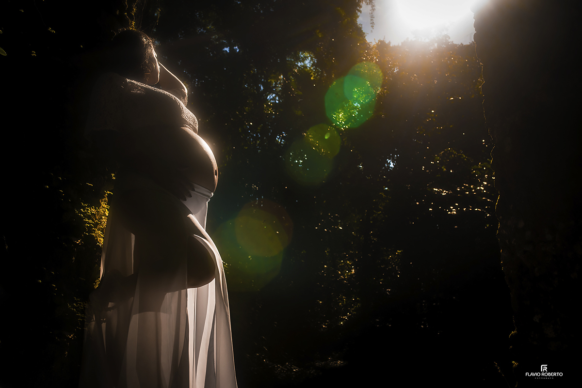 Ensaio Fotográfico de Gestante nas Ruínas de lagoinha em Ubatuba