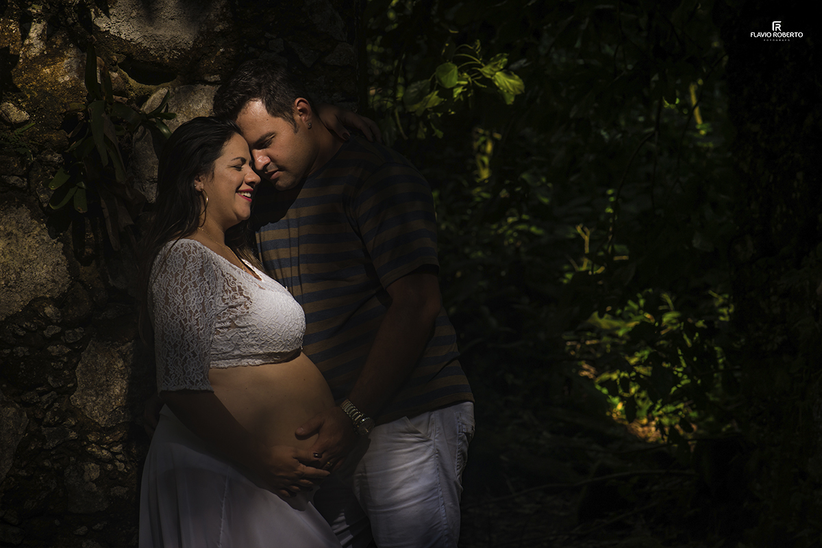 Ensaio Fotográfico de Gestante nas Ruínas de lagoinha em Ubatuba