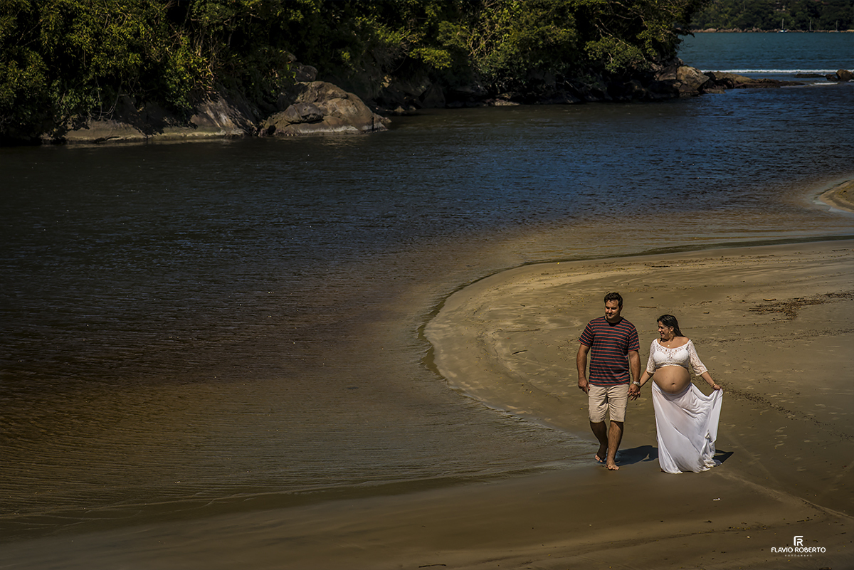 Ensaio Fotográfico de Gestante nas praias de Ubatuba