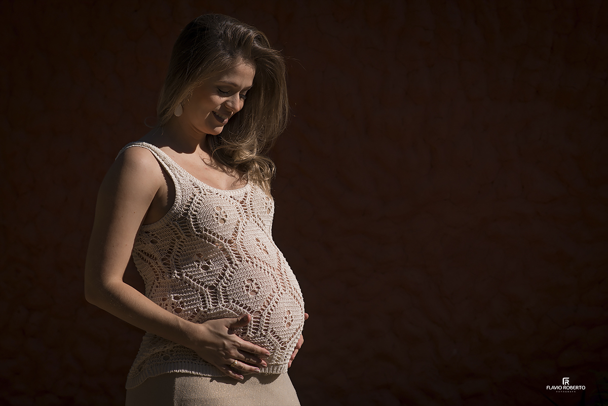 Ensaio de Gestante no Jardim dos Pinhais Ecco Park de Santo Antonio do Pinhal. Fotografia de  Maternidade.