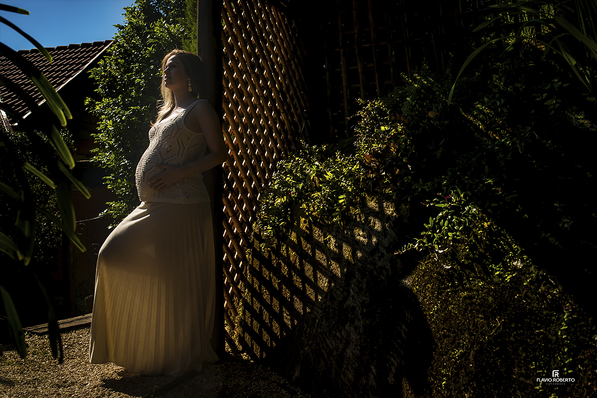 Ensaio de Gestante no Jardim dos Pinhais Ecco Park de Santo Antonio do Pinhal. Fotografia de  Maternidade.