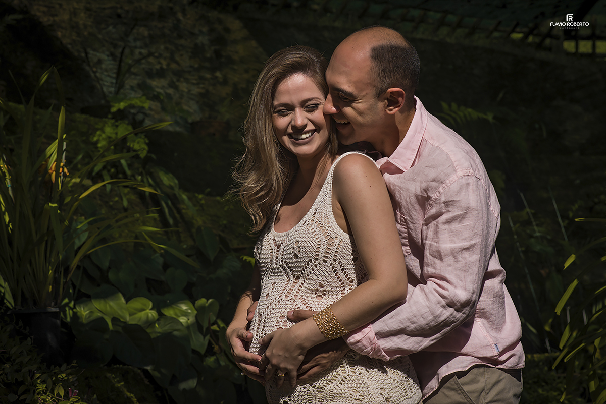 Ensaio de Gestante no Jardim dos Pinhais Ecco Park de Santo Antonio do Pinhal. Fotografia de  Maternidade.