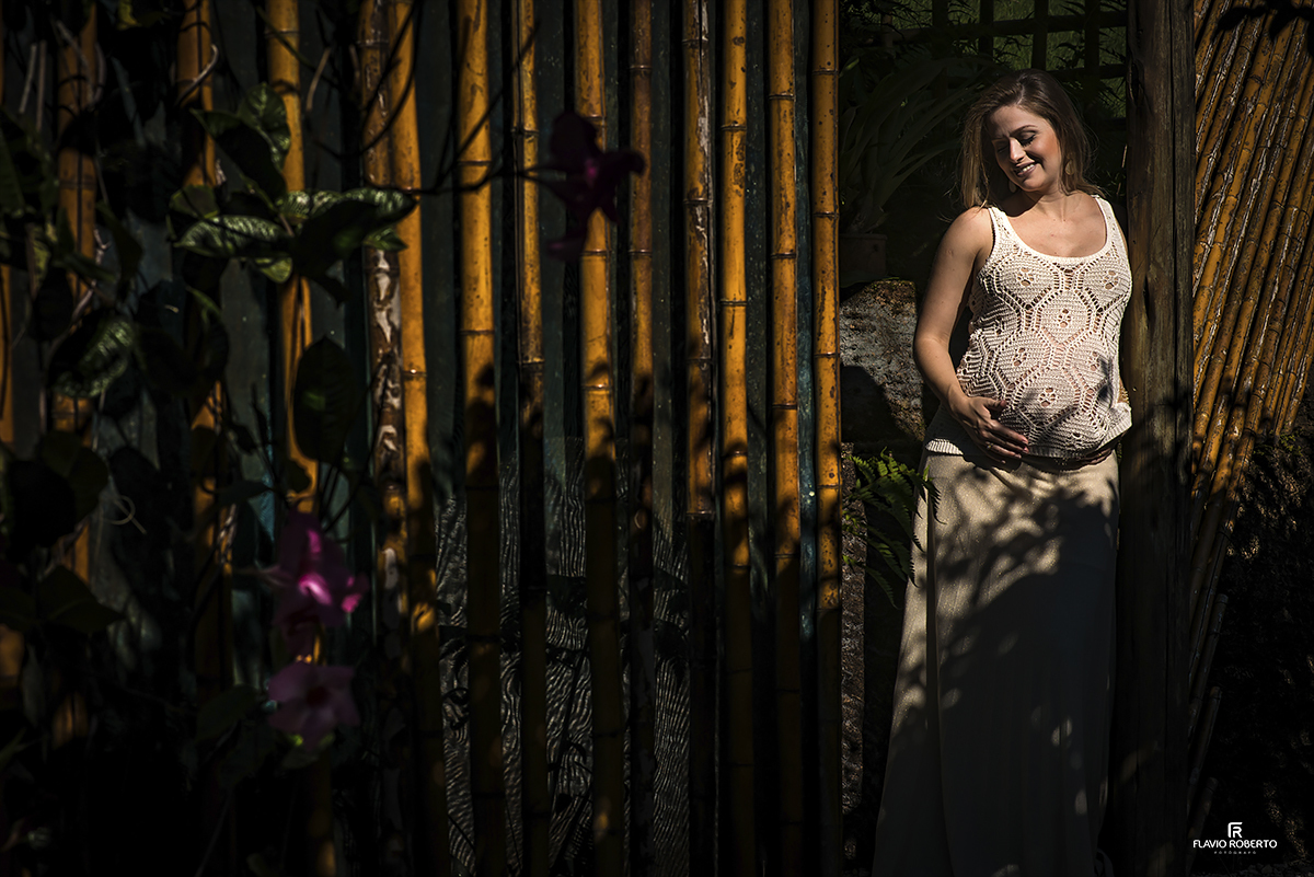 Ensaio de Gestante no Jardim dos Pinhais Ecco Park de Santo Antonio do Pinhal. Fotografia de  Maternidade.
