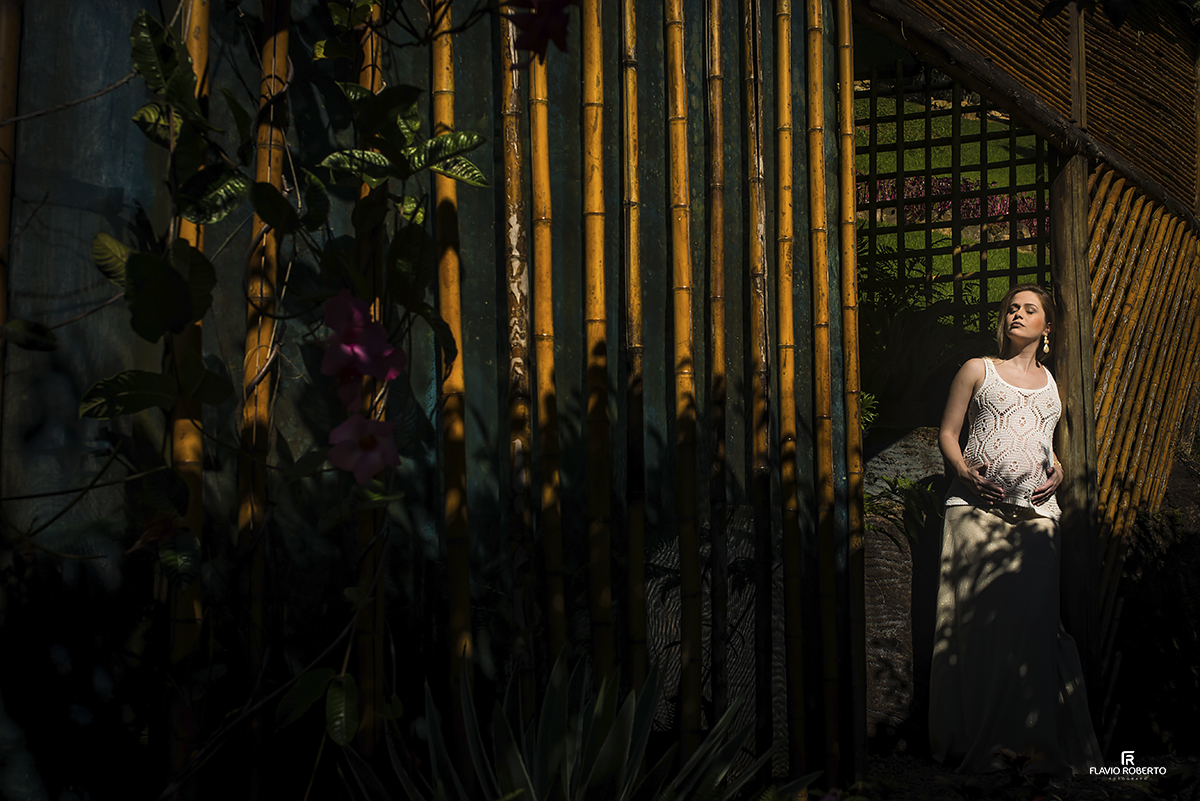 Ensaio de Gestante no Jardim dos Pinhais Ecco Park de Santo Antonio do Pinhal. Fotografia de  Maternidade.