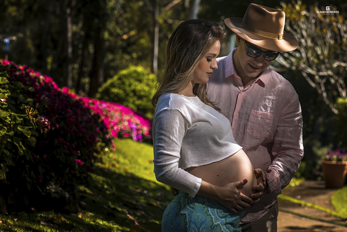 Ensaio de Gestante no Jardim dos Pinhais Ecco Park de Santo Antonio do Pinhal. Fotografia de  Maternidade.
