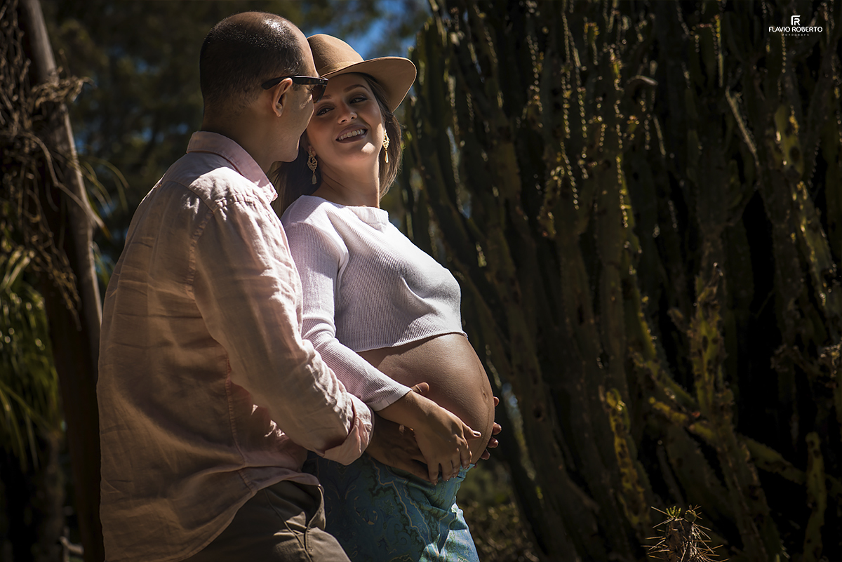 Ensaio de Gestante no Eco Park de Santo Antonio do Pinhal. Fotografia de  Ensaio de Gestante no Jardim dos Pinhais Ecco Park de Santo Antonio do Pinhal. Fotografia de  Maternidade. .