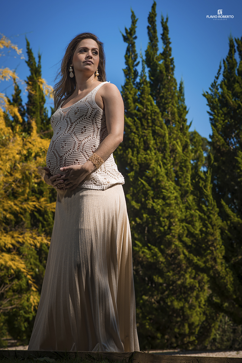 Ensaio de Gestante no Jardim dos Pinhais Ecco Park de Santo Antonio do Pinhal. Fotografia de  Maternidade.