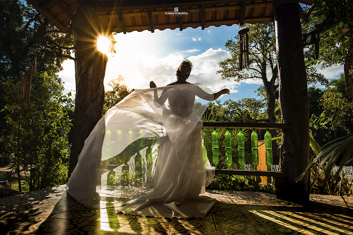 Noiva no Making Off da Noiva. Casamento Campestre no Recanto Vip em Guaratinguetá-SP