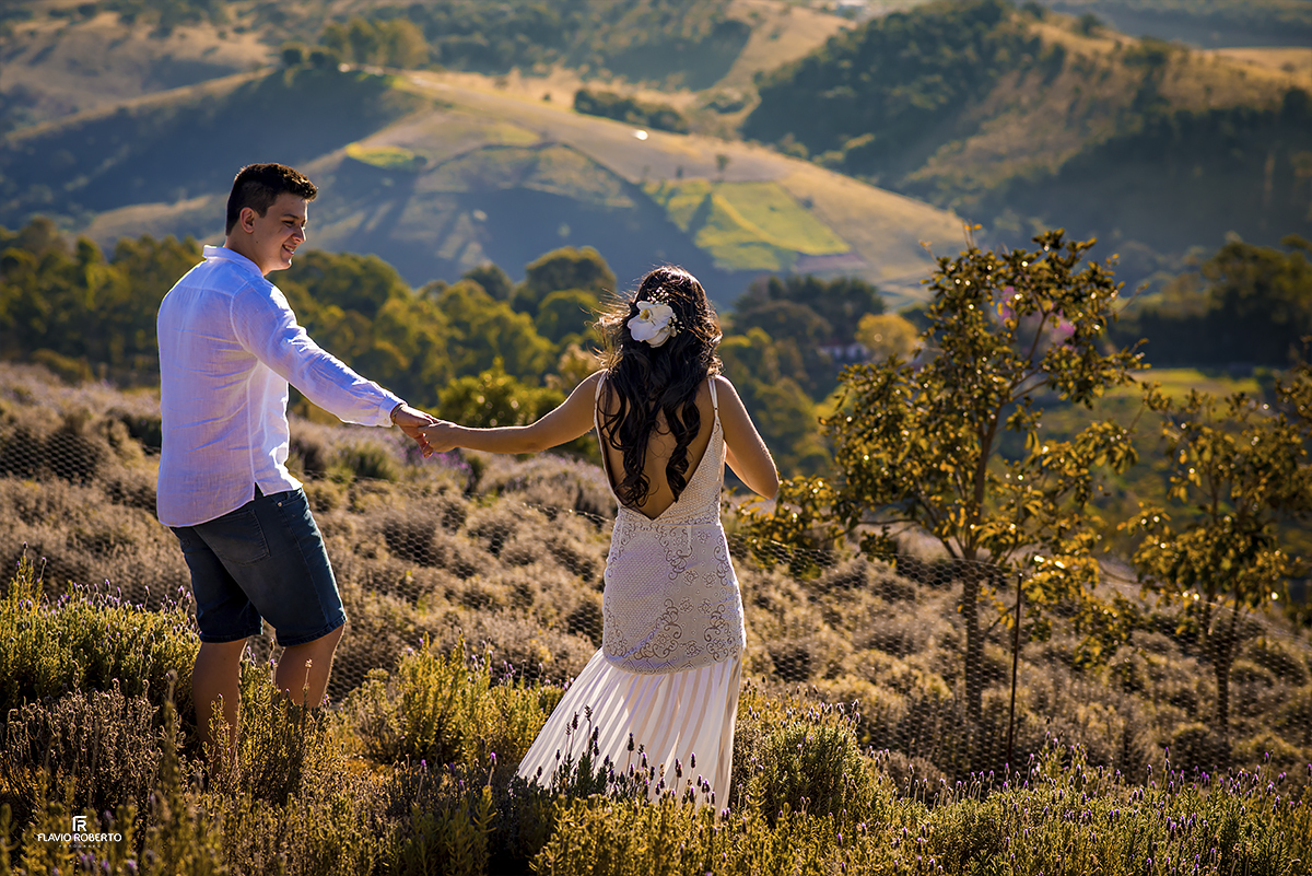 Ensaio de Casal no Lavandario de Cunha. Flavio Roberto Fotografo de Casais e Casamentos.