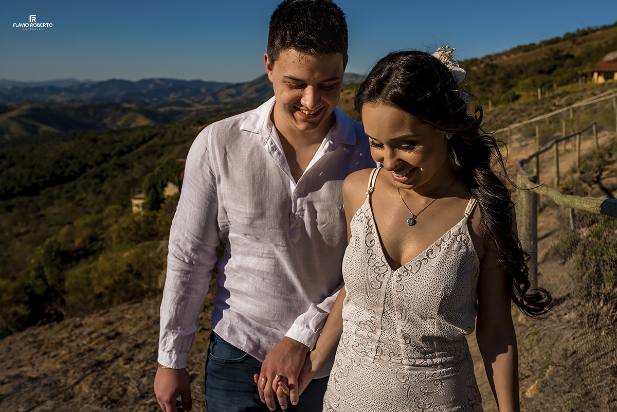 Ensaio de Casal no Lavandario de Cunha. Flavio Roberto Fotografo de Casais e Casamentos.