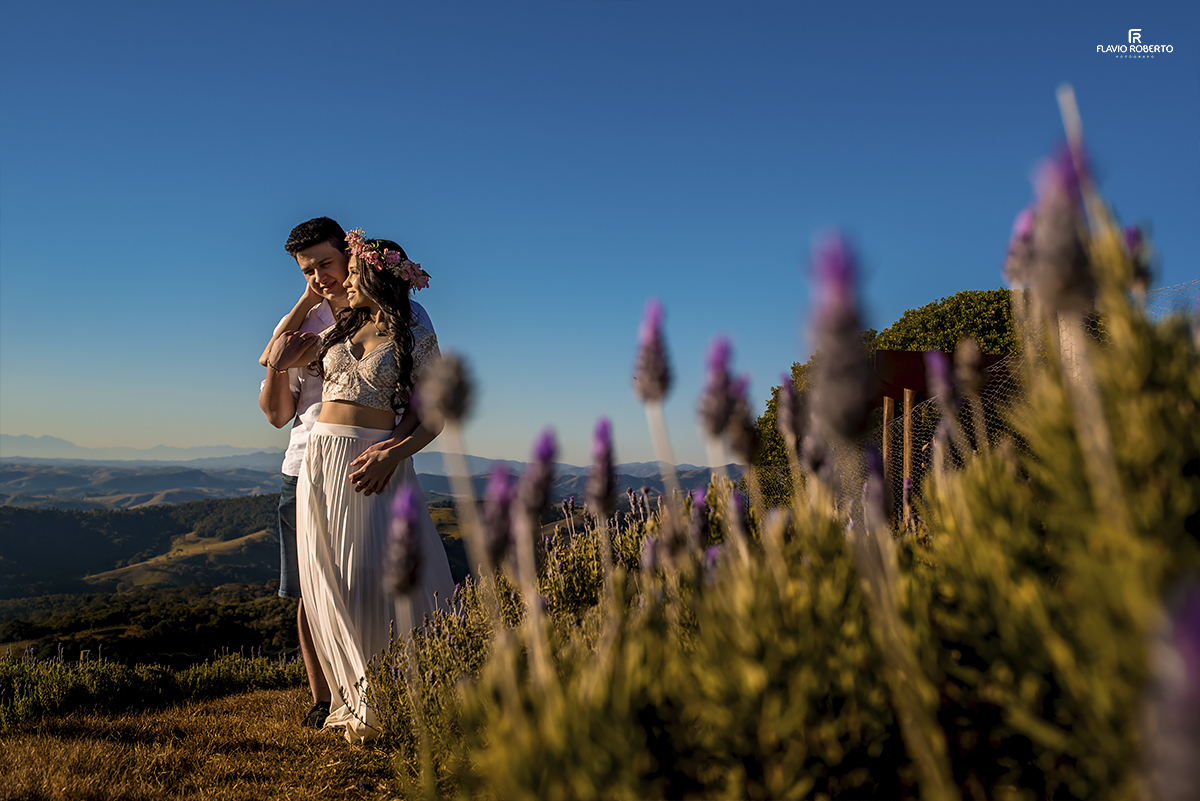 Ensaio de Casal no Lavandario de Cunha. Flavio Roberto Fotografo de Casais e Casamentos.
