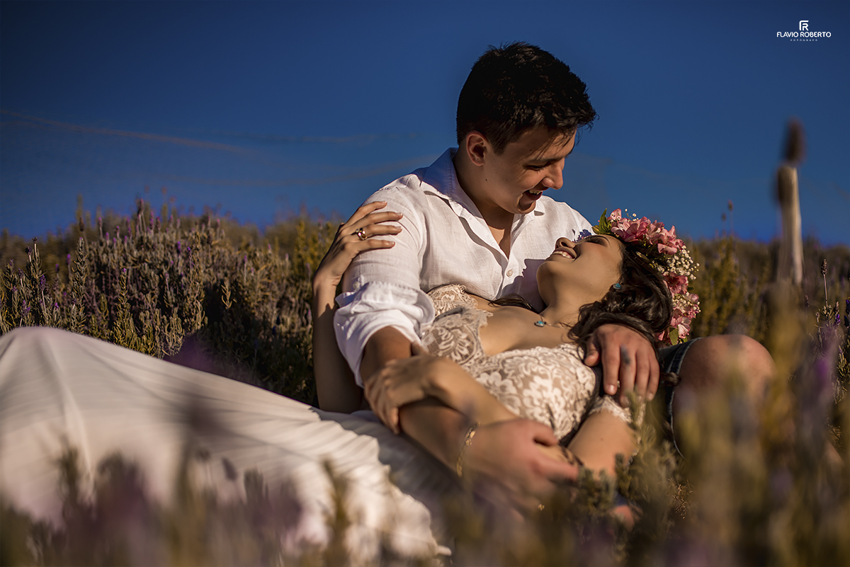 Ensaio de Casal no Lavandario de Cunha. Flavio Roberto Fotografo de Casais e Casamentos.