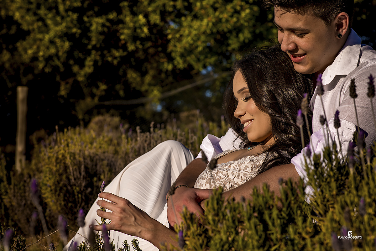 Ensaio de Casal no Lavandario de Cunha. Flavio Roberto Fotografo de Casais e Casamentos.