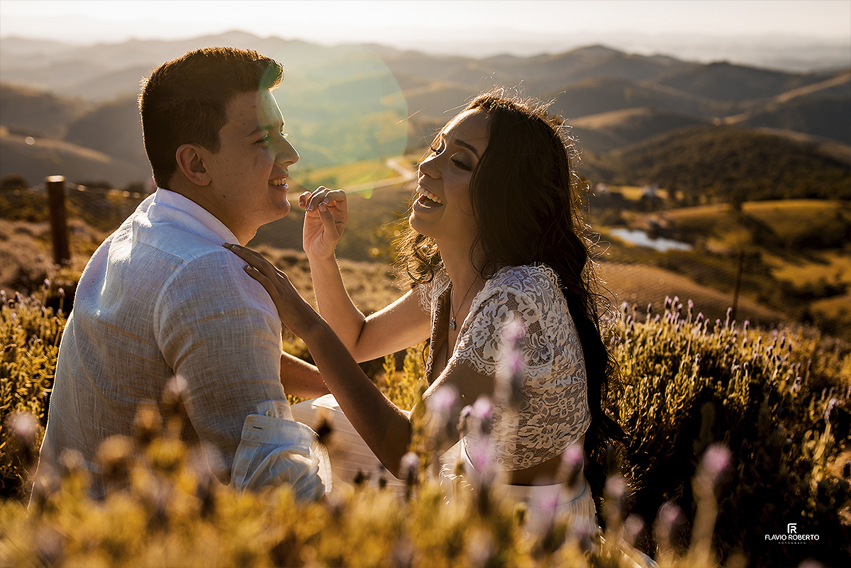 Ensaio de Casal no Lavandario de Cunha. Flavio Roberto Fotografo de Casais e Casamentos.