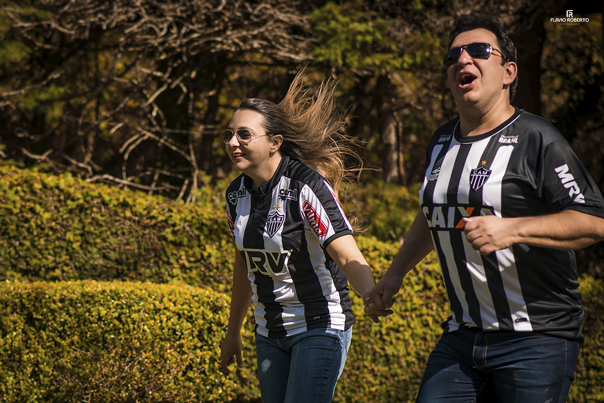 Casal torcedor do Atlético Mineiro fazendo Ensaio Fotográfico em Santo Antônio do Pinhal