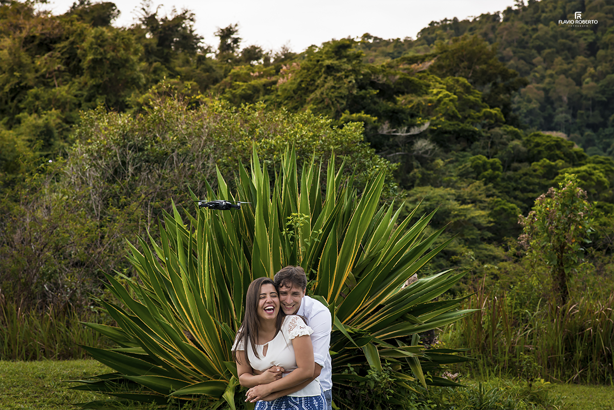 Ensaio de Casal em Paraty. Pre Wedding do Casal Natalia e Paulo na Baía de Paraty.