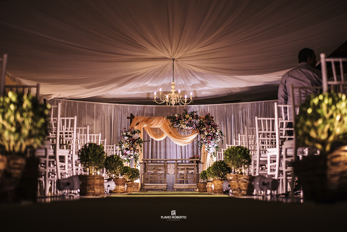 decoração para a cerimônia religiosa no recanto do bosque