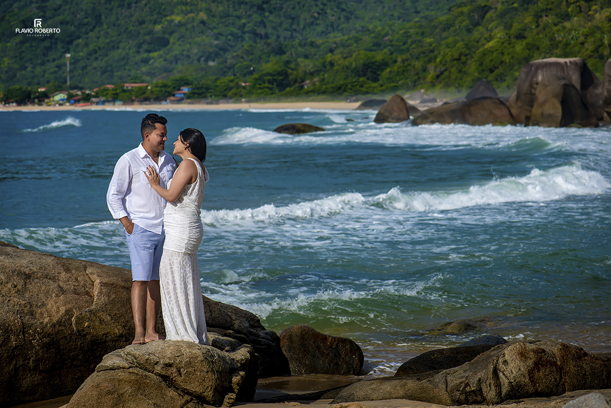 Ensaio Pre Wedding de Casal na Praia do Cepillo em Trindade - Rio de Janeiro
