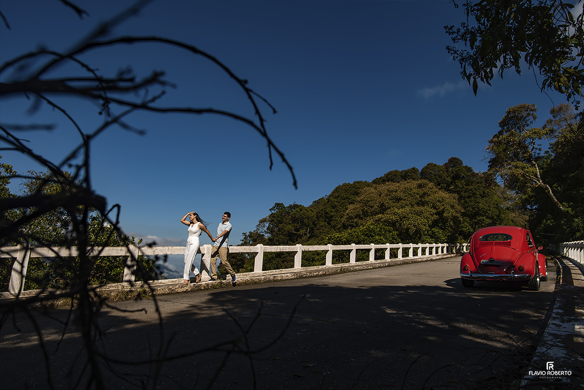 Ensaio de Casal no Pico dos Agulhas Negras. Ensaio Pre Wedding com Fusca em Itamonte.