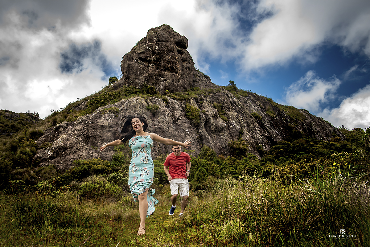 Ensaio de Casal no Pico dos Agulhas Negras. Ensaio Pre Wedding com Fusca em Itamonte.