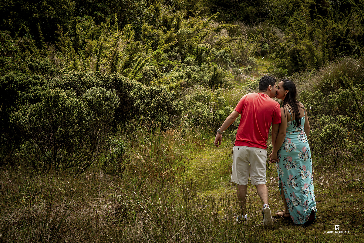 Ensaio de Casal no Pico dos Agulhas Negras. Ensaio Pre Wedding com Fusca em Itamonte.