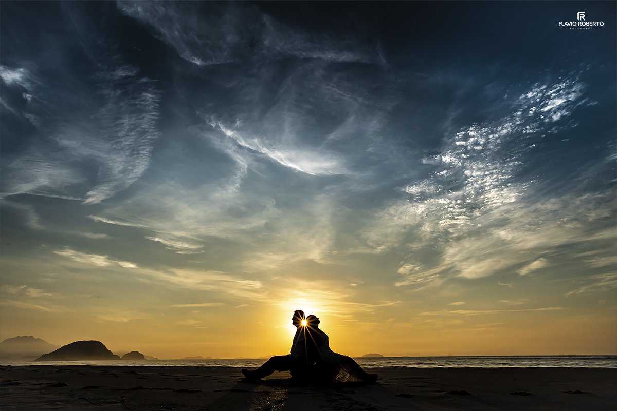 Ensaio de Casal Pre Casamento na praia. Ensaio Pre Wedding em Ubatuba.