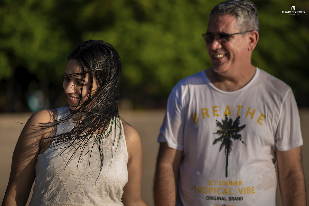 Ensaio de Casal Pre Casamento na praia. Ensaio Pre Wedding em Ubatuba.