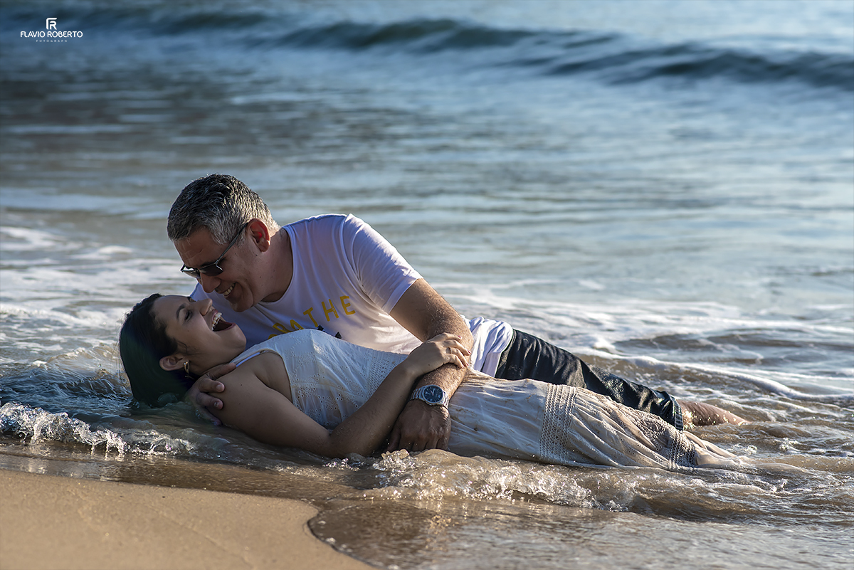 Ensaio de Casal Pre Casamento na praia. Ensaio Pre Wedding em Ubatuba.