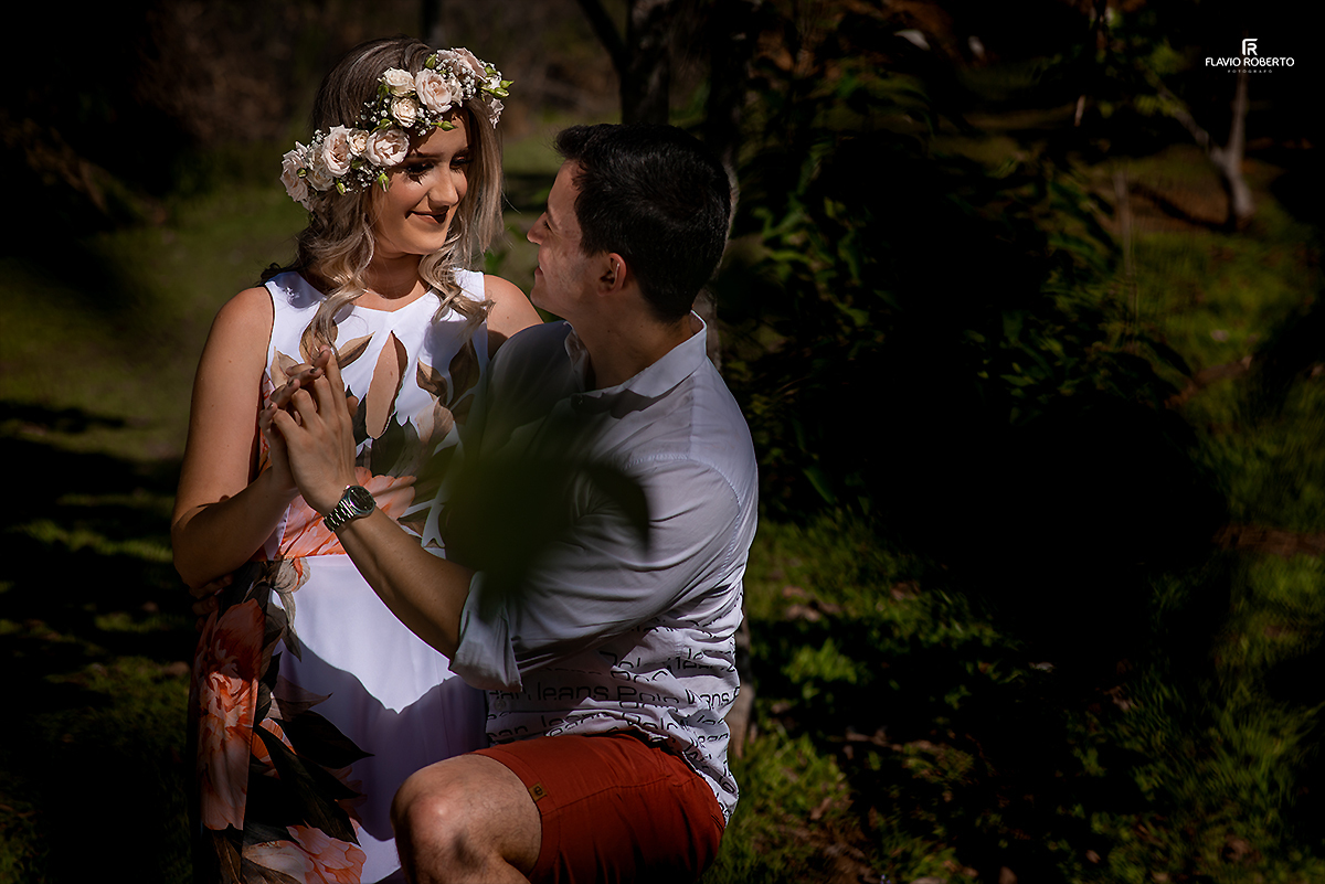 Ensaio de casal em cachoeira paulista. Casal namorando