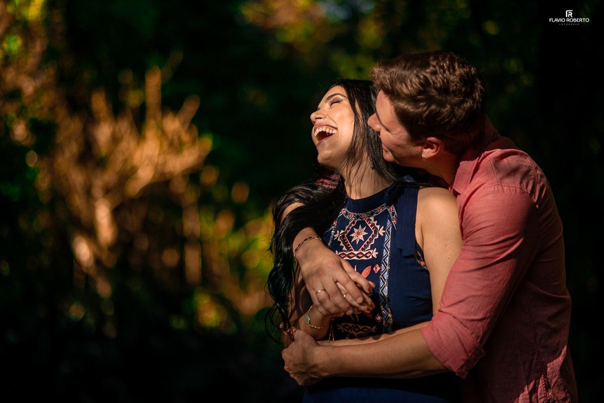 Ensaio Pre Casamento em Sao Lourenço. Noivos no Ensaio Pre Wedding.