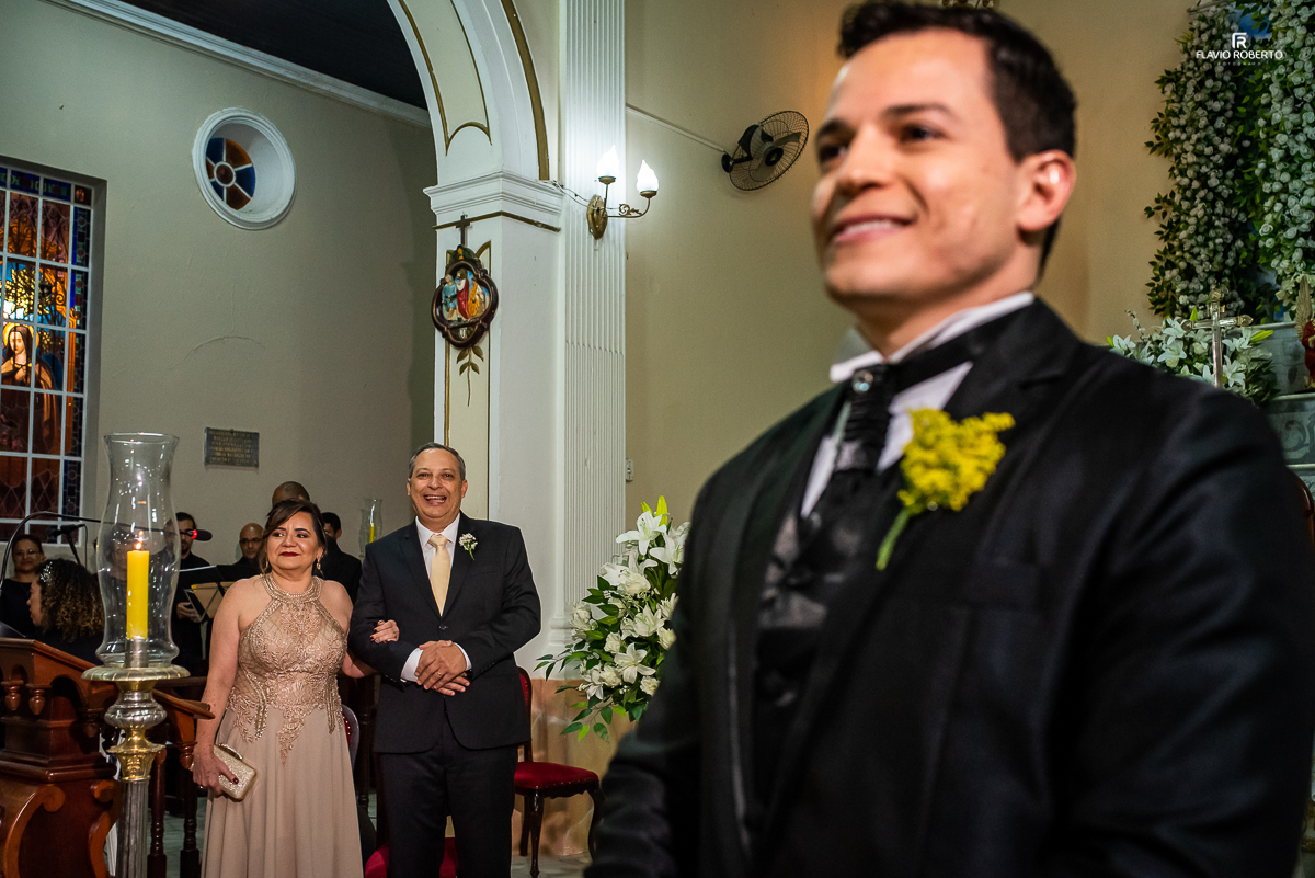 Cerimonia Religiosa do Casamento de Ana Paula e Gabriel na Igreja de Santo Antônio em Cachoeira Paulista
