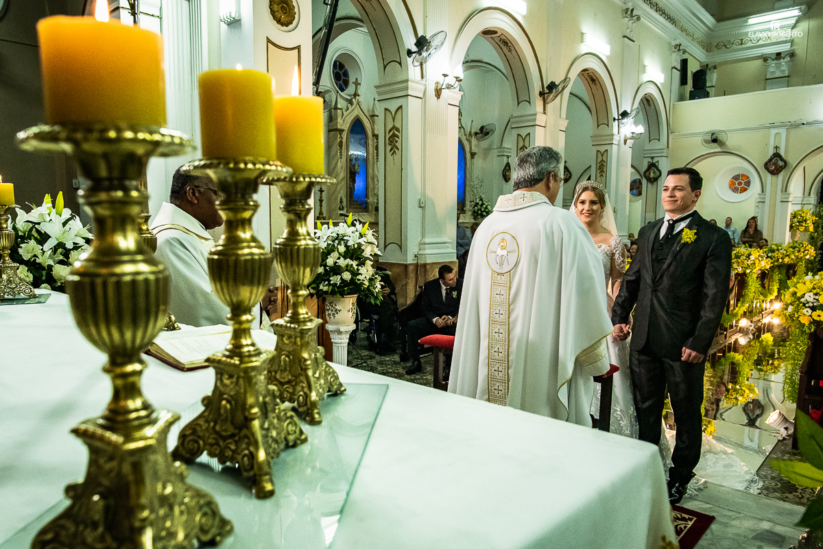 Cerimonia Religiosa do Casamento de Ana Paula e Gabriel na Igreja de Santo Antônio em Cachoeira Paulista