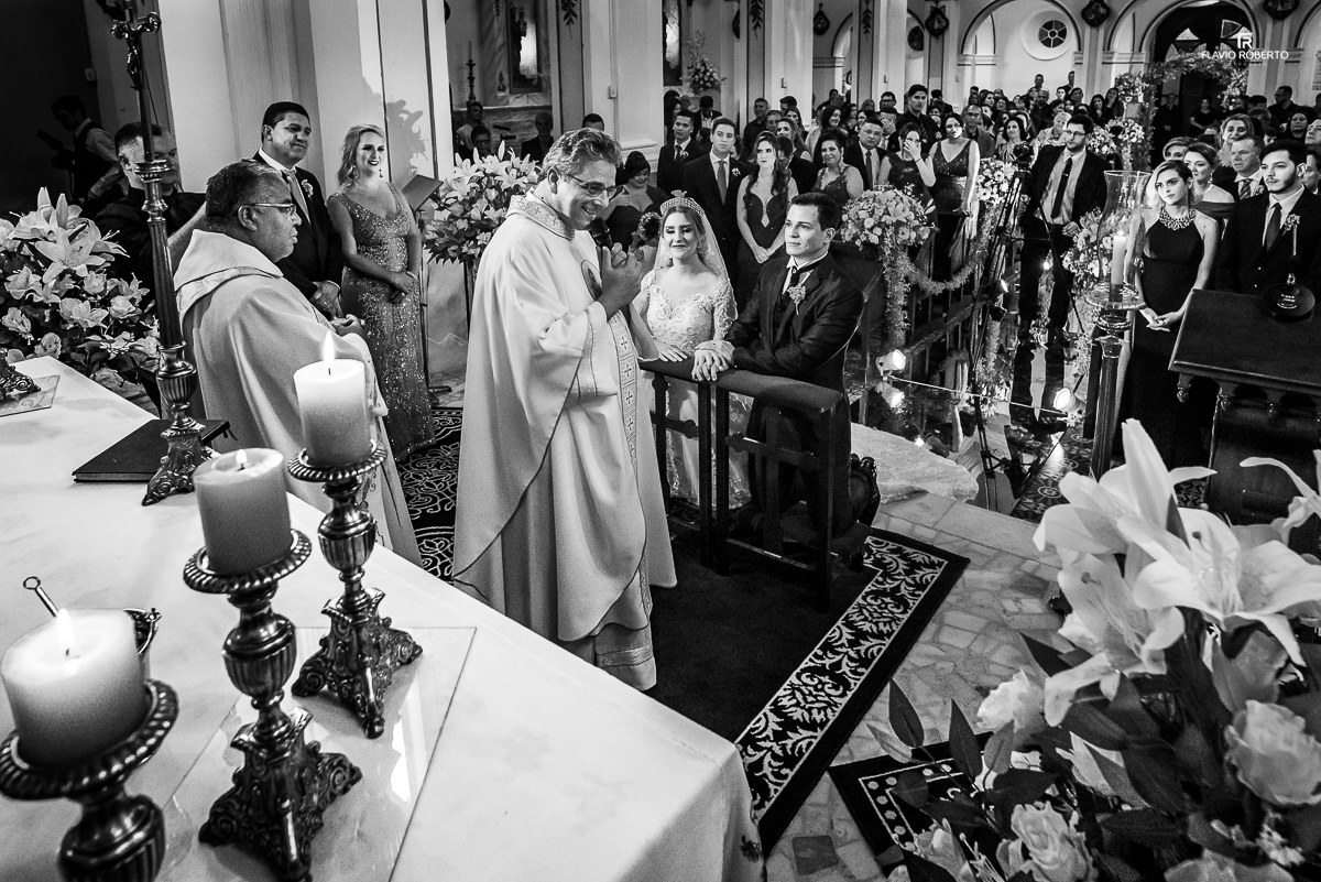 Cerimonia Religiosa do Casamento de Ana Paula e Gabriel na Igreja de Santo Antônio em Cachoeira Paulista