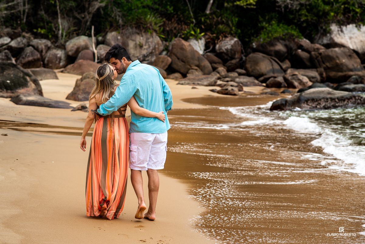 Ensaio Pre Wedding em Ubatuba - Ensaio de Casal com passeio de Lancha no Litoral Paulista