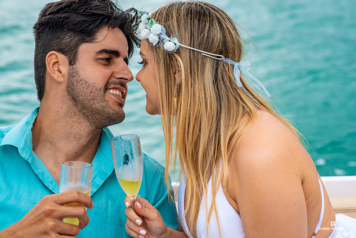 Ensaio Pre Wedding em Ubatuba - Ensaio de Casal com passeio de Lancha no Litoral Paulista