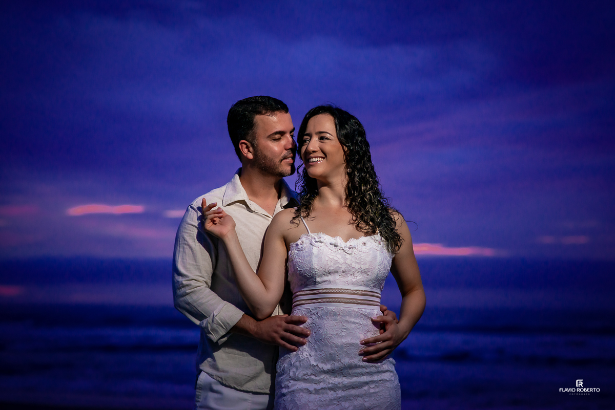 Ensaio Pré Wedding em Ubatuba. Ensaio de Casal na praia grande de Ubatuba.