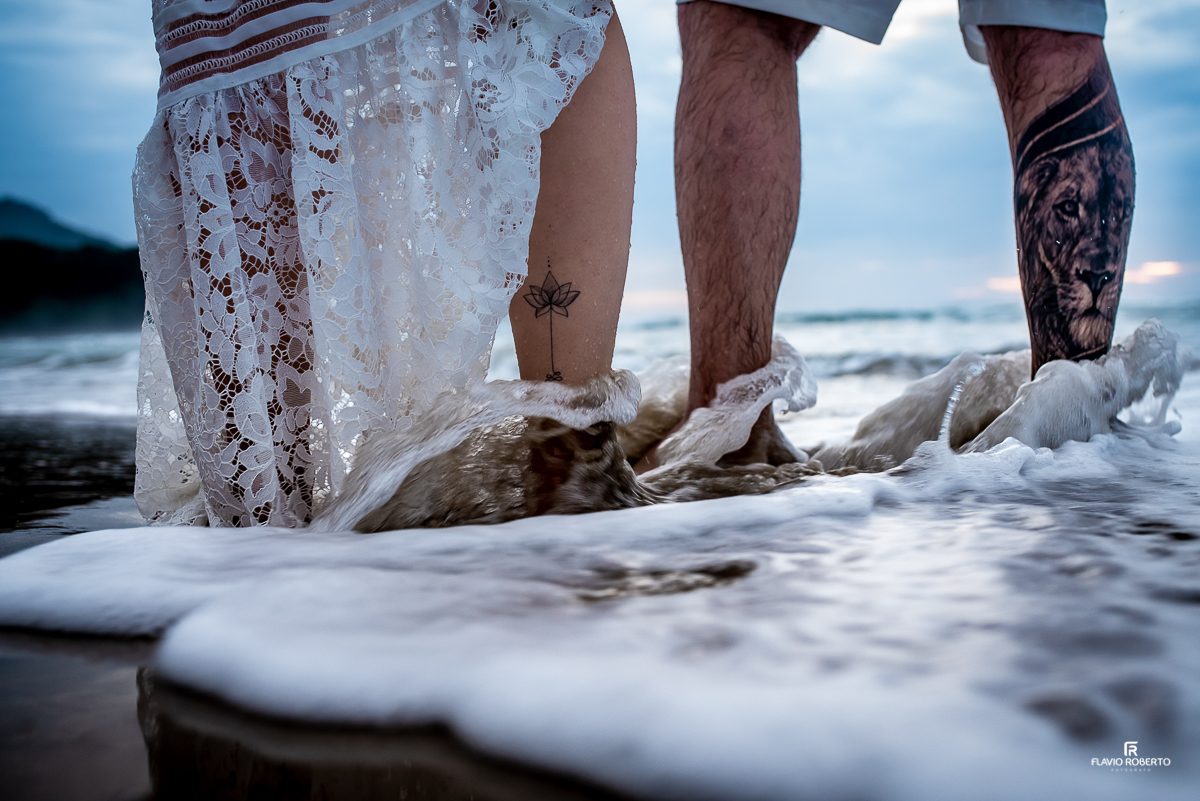 Ensaio Pré Wedding em Ubatuba. Ensaio de Casal na praia grande de Ubatuba.