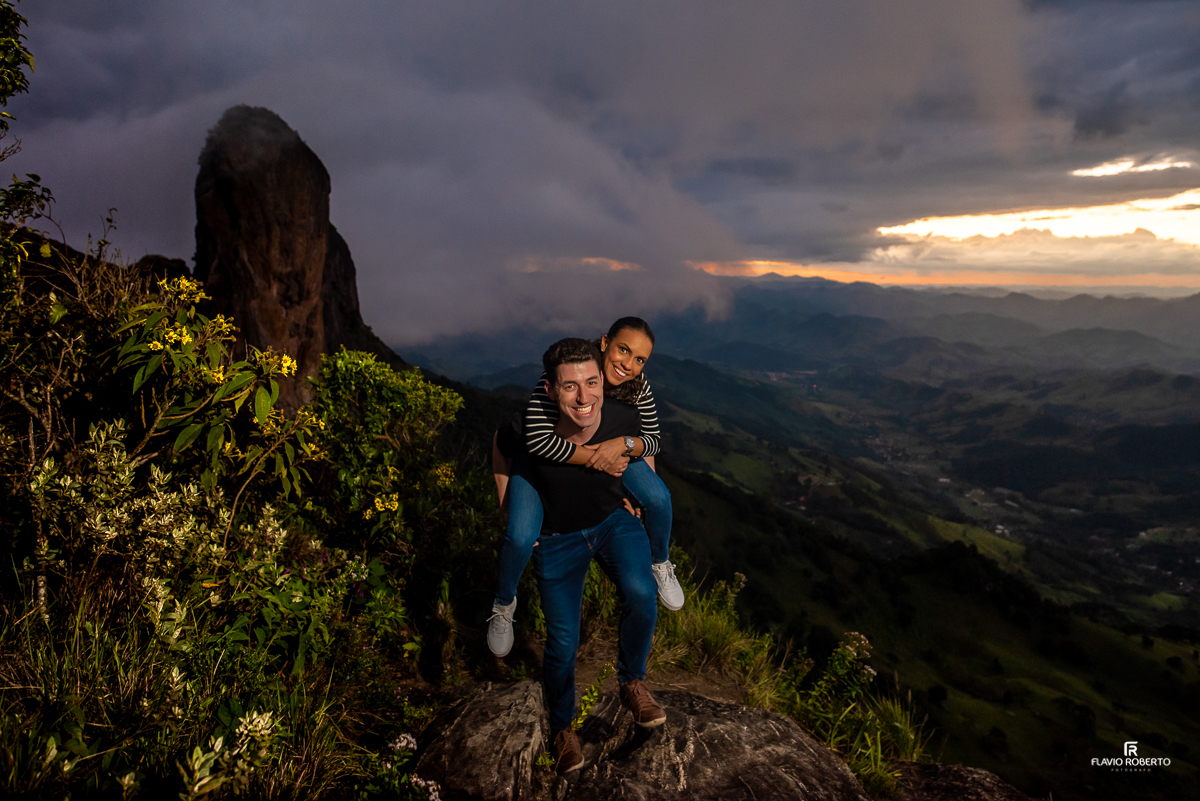 Ensaio Pré Wedding na Pedra do Baú em São Bento do Sapucaí