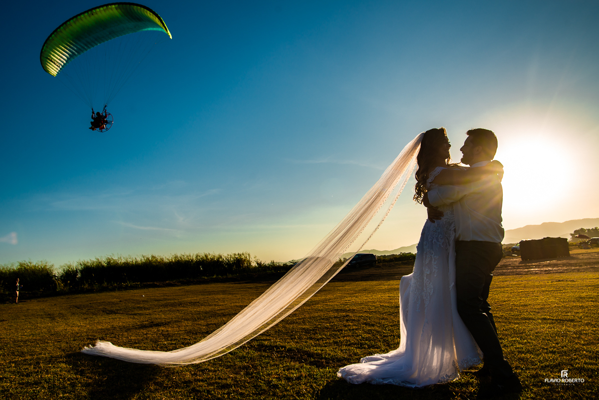 Ensaio de Casal durante o pôr do sol em Taubaté