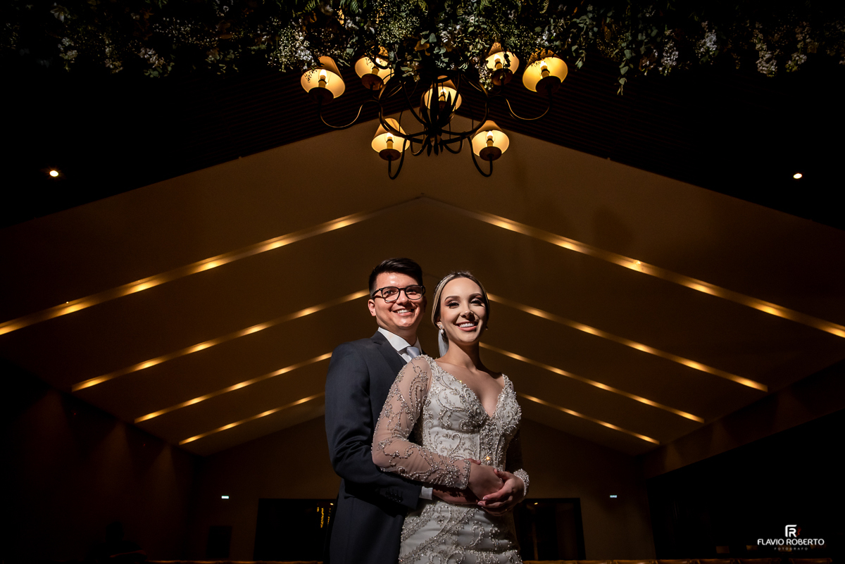 Ensaio de Casal após cerimonia de Casamento realizado no Recanto do Bosque em Guaratingueta