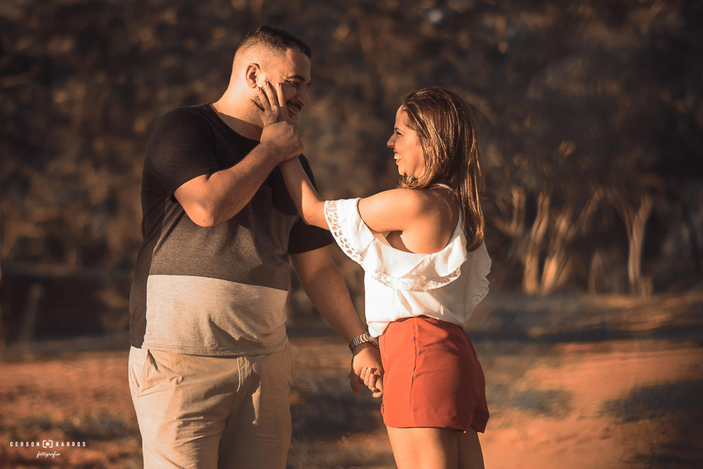 carinho entre noivos fotos no mirante da lagoa macae rio das ostras quissama carapebus casamento pre ensaio