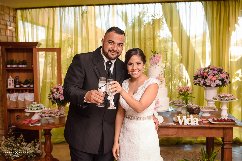 wedding macae brinde dos noivos fotografo de casamento registrando emoções