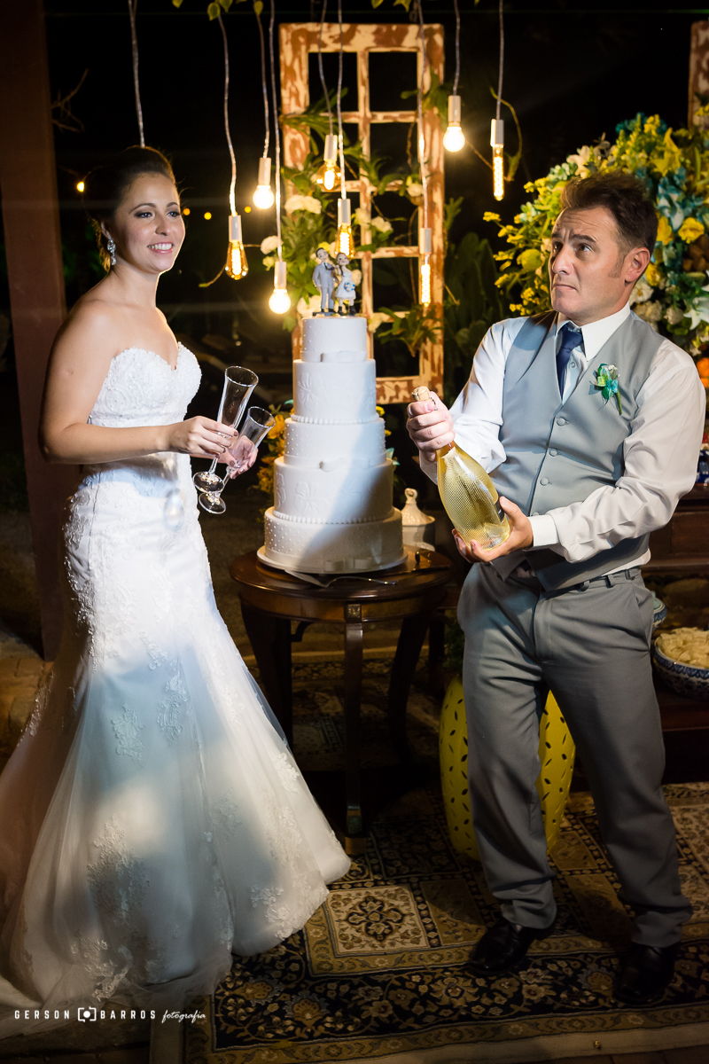 buzios geriba fotografo de casamento brinde bride casar na pria fotografia captains buffet