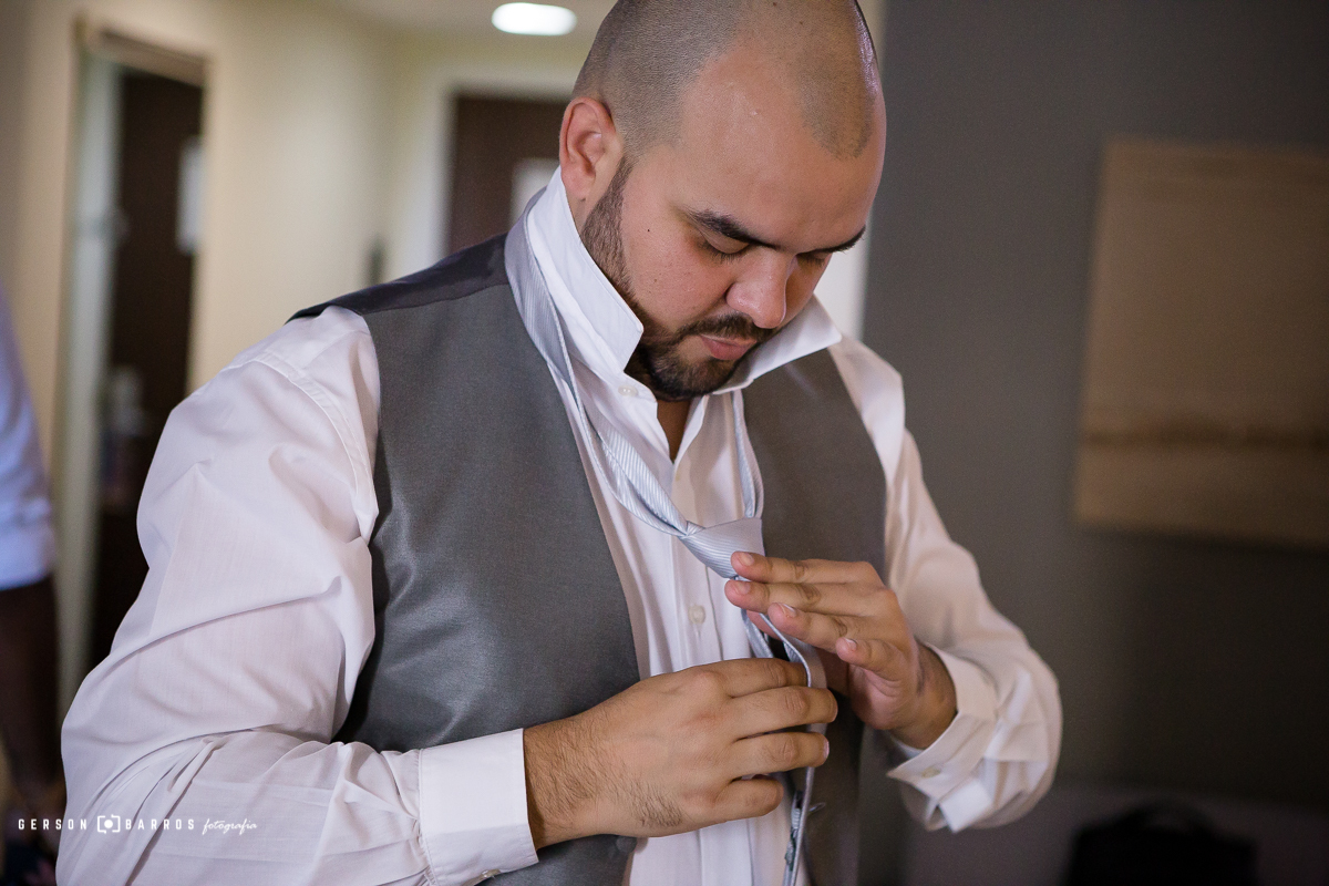 noivo se arrumando para o seu grande dia macae - rj