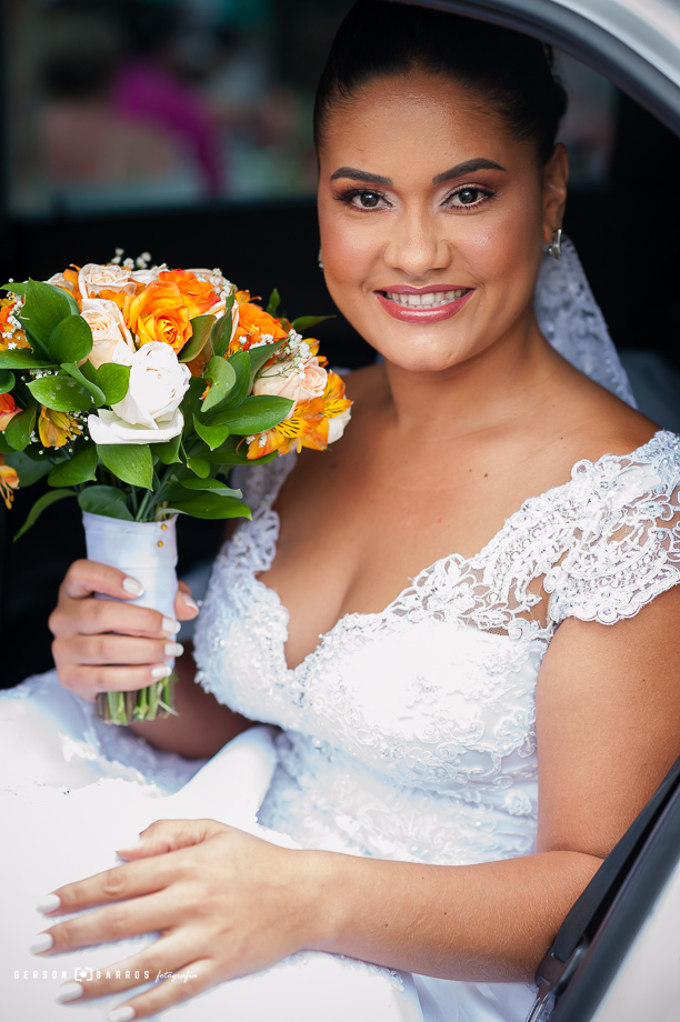 noiva esperando no carro fotos de casamentos macabu santa maria madalena hagite eventos fotografia