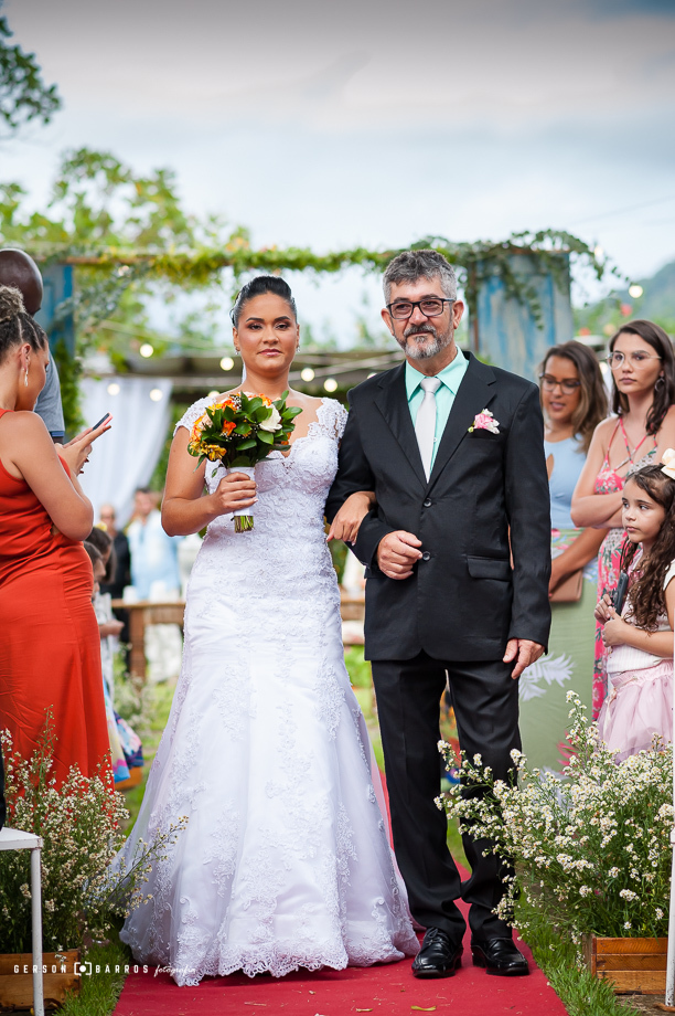 entrada da noiva fotografia de casamento macabu trajano de moraes santa maria madalena hagite chacara de eventos