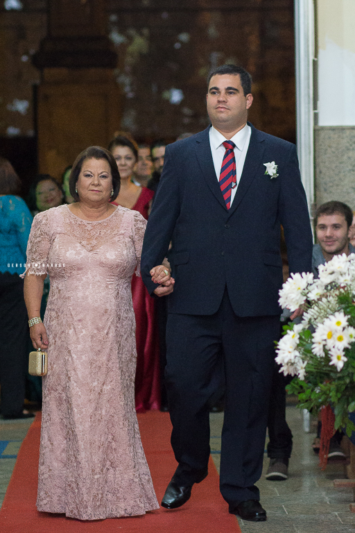 casamento trajano de moraes fotografia wedding noivo entrando com a mae 